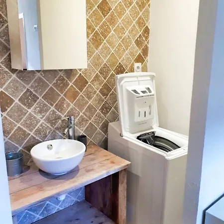 In The Heart Of Juan Les Pins 2-Bedroom Apartment Appartement